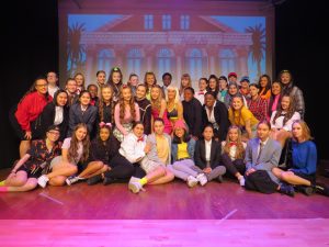 The full Cast of Legally Blonde